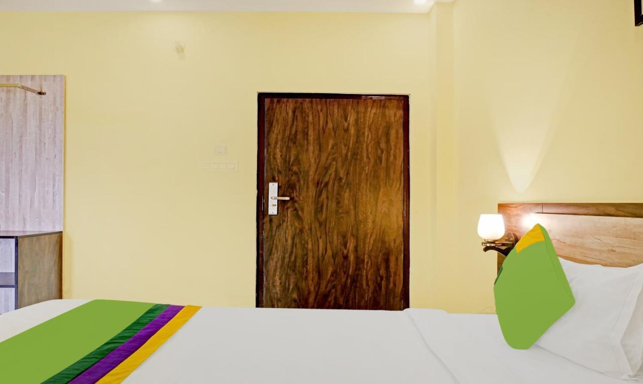 Treebo Trend Gupta Inn Varanasi Exterior photo