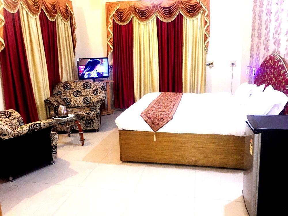 Treebo Trend Gupta Inn Varanasi Exterior photo