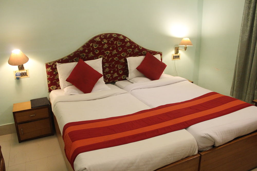 Treebo Trend Gupta Inn Varanasi Exterior photo